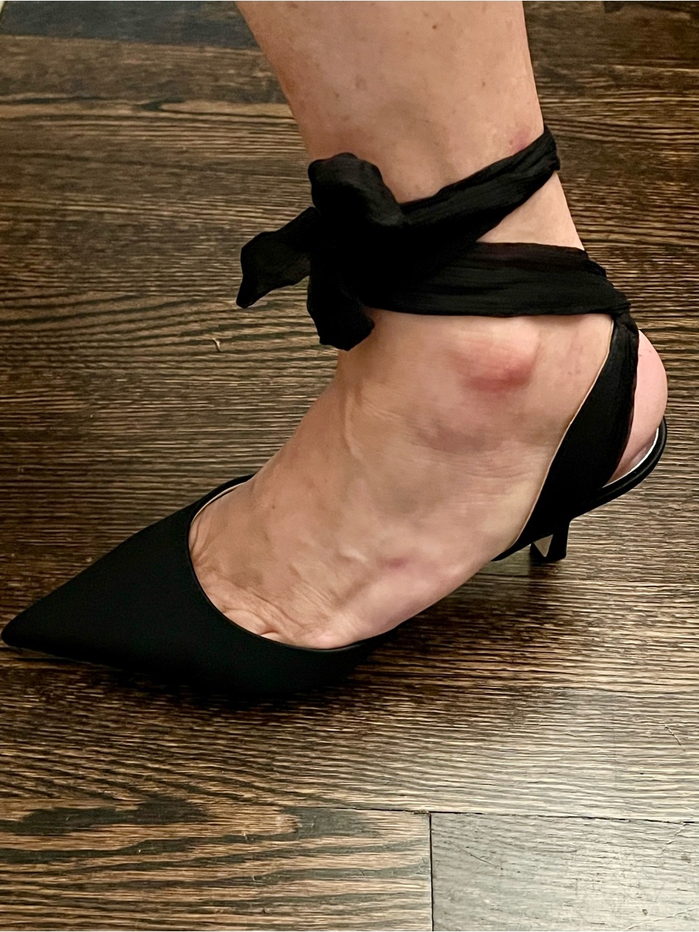 Badgley Mischka Black Ankle-Tie Pointed Toe Pump
